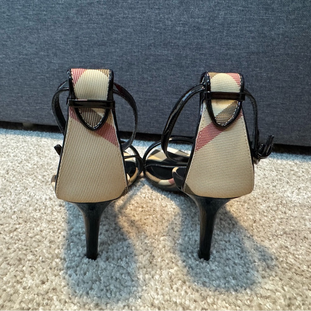 Burberry Black and Cream Heels with Metallic Accents - Picture 2 of 8